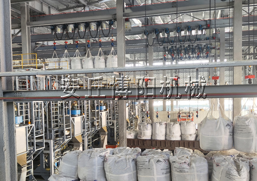 顆粒全自動噸袋拆包機為什么備受粉料企業的喜愛？